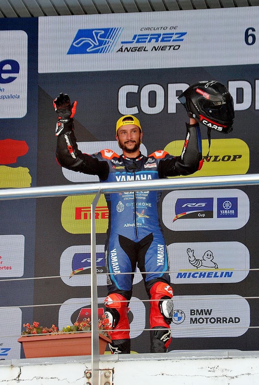 Miguel Romão solo on the podium