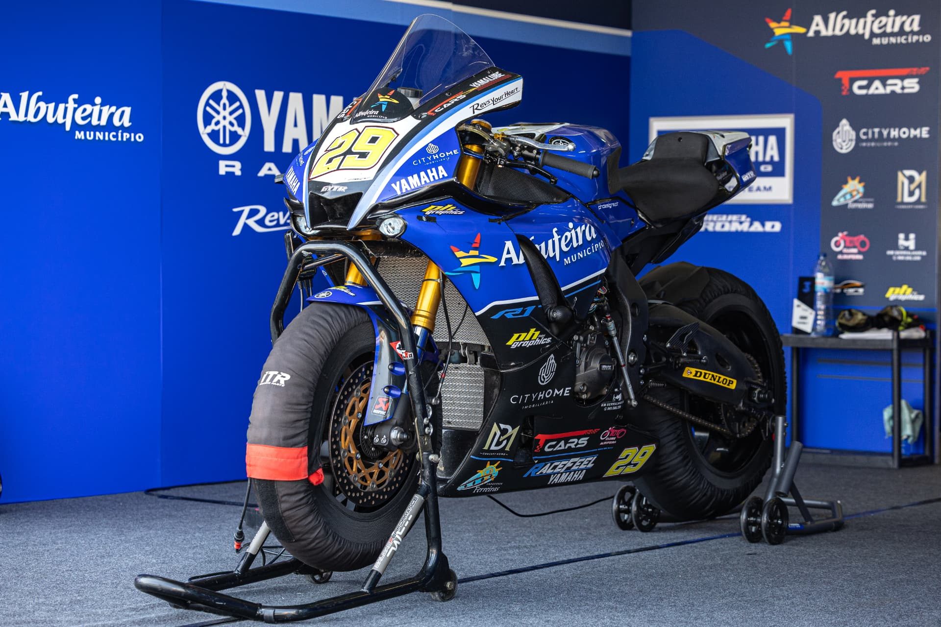Yamaha R1 #29