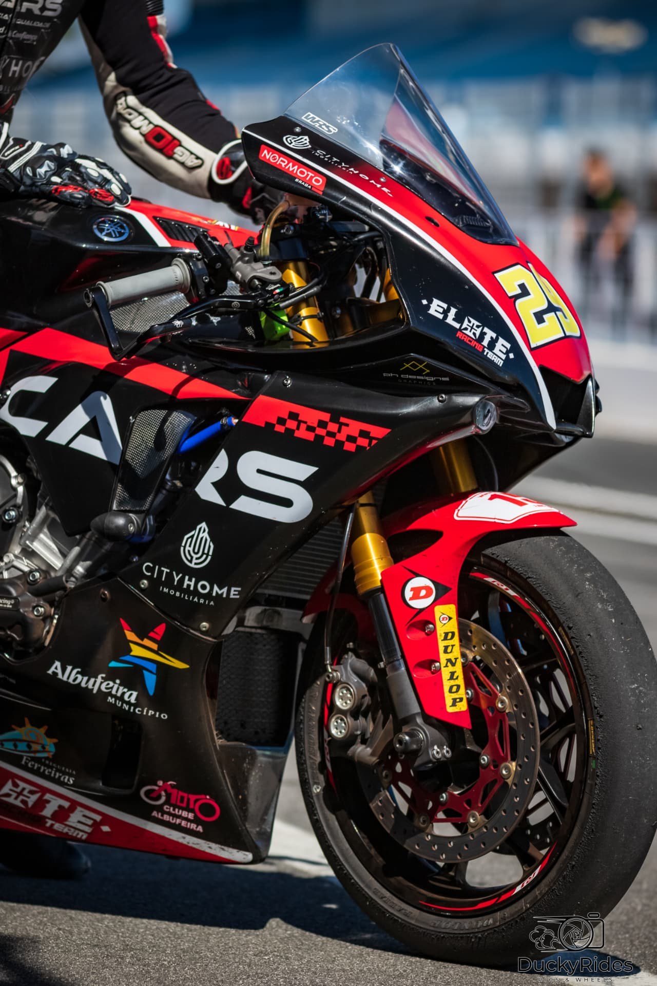 Yamaha R1 #29